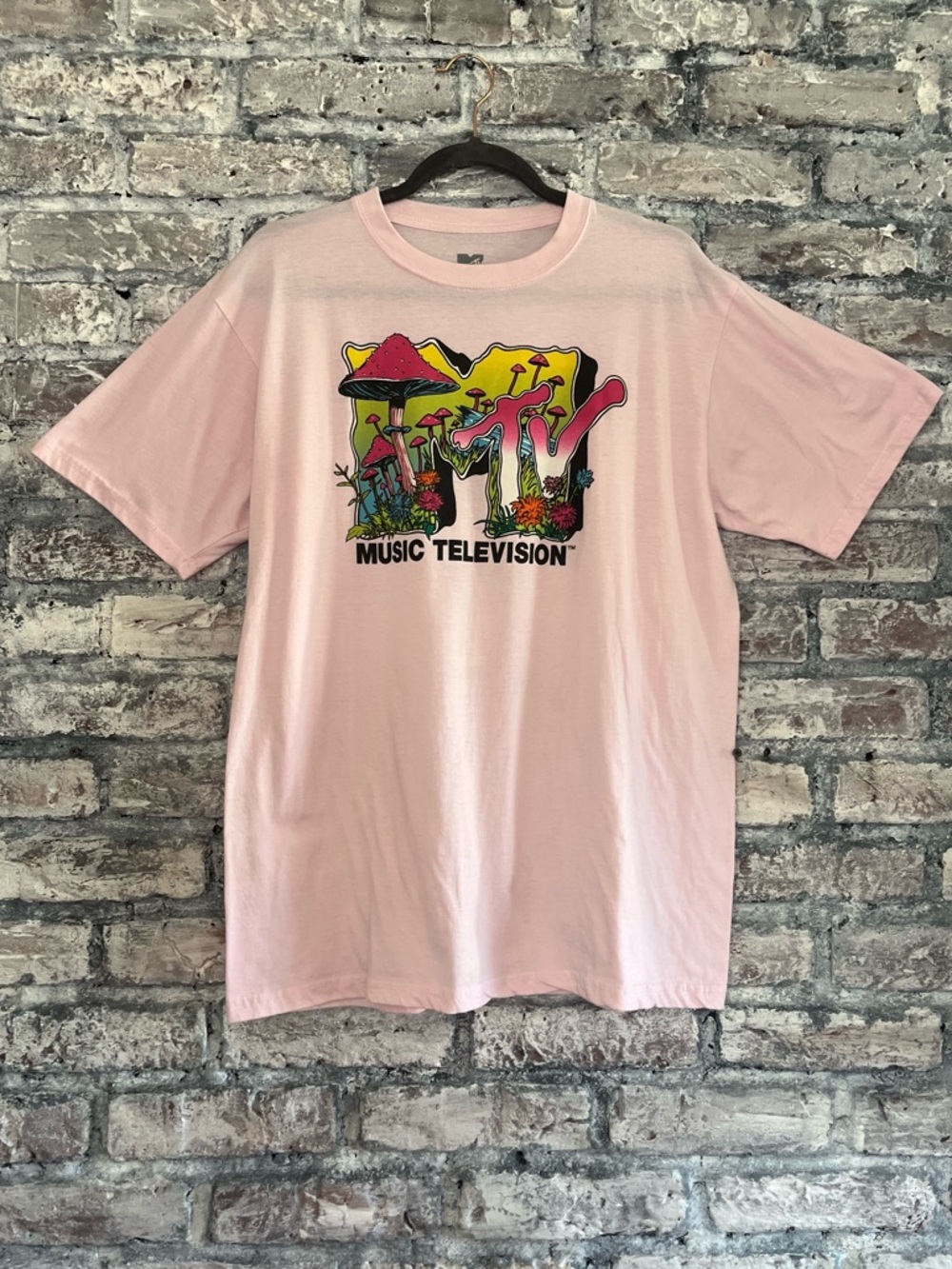 MTV Retro Pink Graphic Music Television Tee - Multicolor Logo in excellent cond
